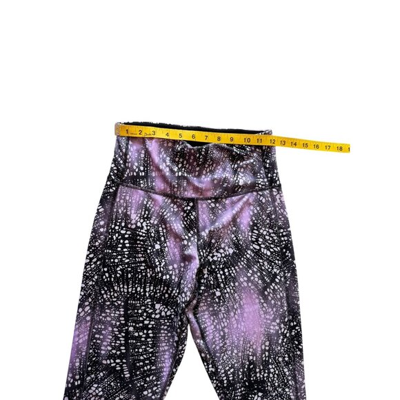 Pink & Black Patterned High-Waisted Capri Leggings Stretchy Fabric Womens Active - Picture 3 of 4